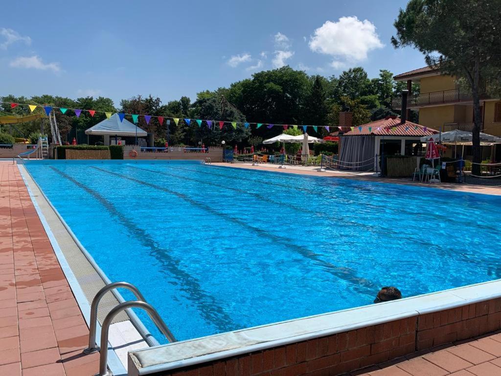 Piscina San Lorenzo Santhia Luaran gambar